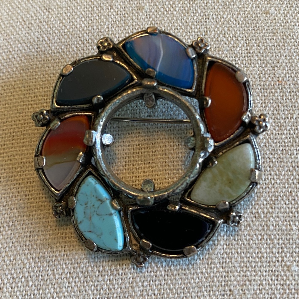 Signed MIRACLE Vintage Celtic Wreath Brooch